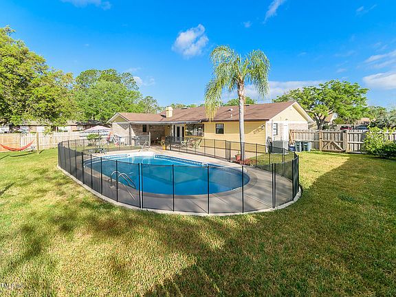 3rd image of 1695 Patricia Ln