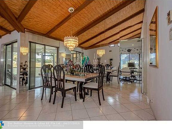 5th image of 8132 Pine Cir #17