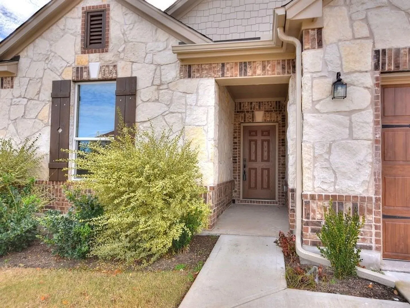 Mason Ranch 3-Bedroom/2-Bath plus Bonus Room — Photo 3