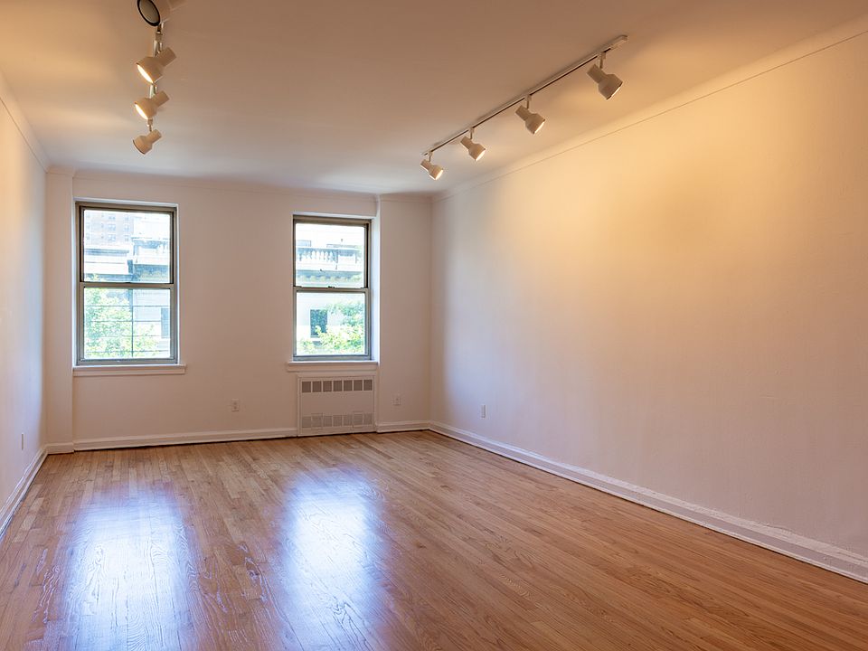 1st image of 100 8th Ave APT 4E
