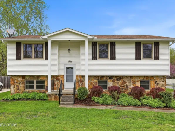 1716 Campfire Dr, Knoxville, TN 37931