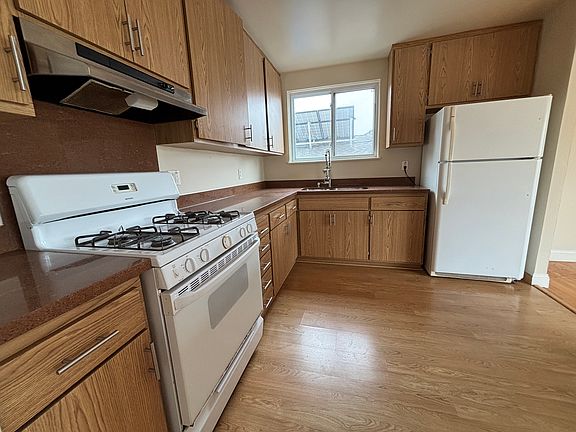 4th image of 15 Montebello Dr #A