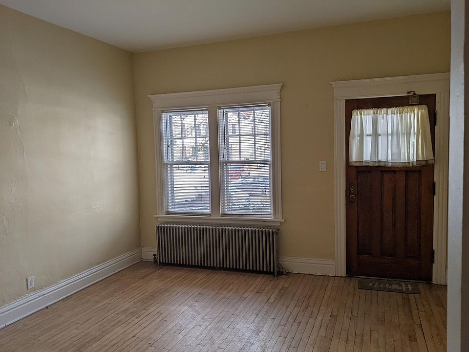 1st image of 371 Crescent Ave
