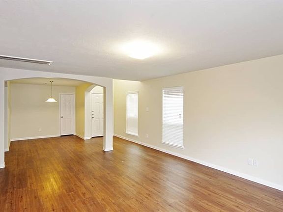 2nd image of 15430 Bammel Oaks Ct