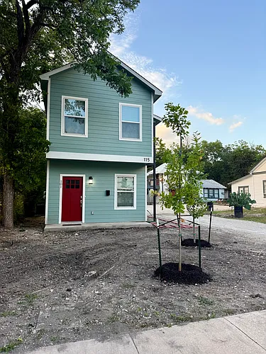 115 Koehler Ct #200 Photo 1
