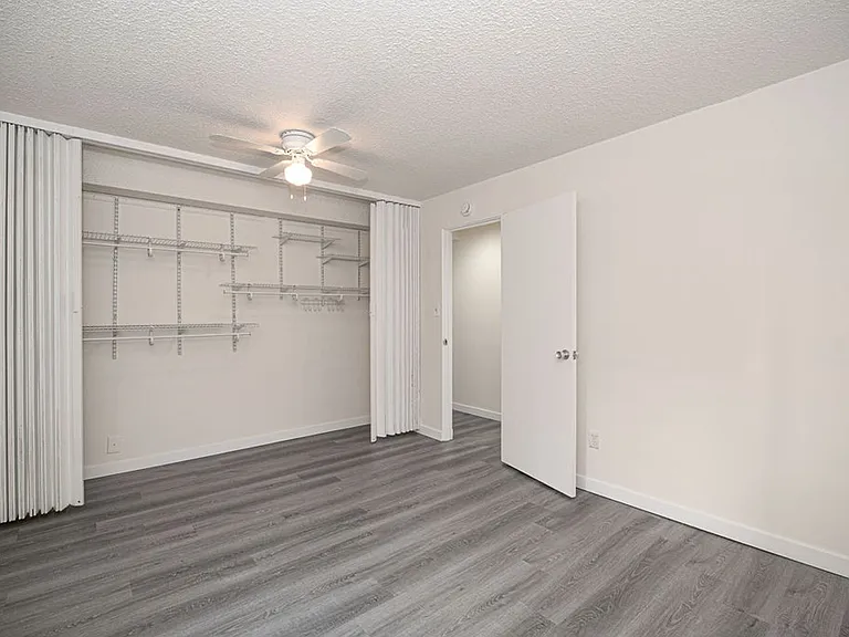 Clift House Apartments — Photo 14