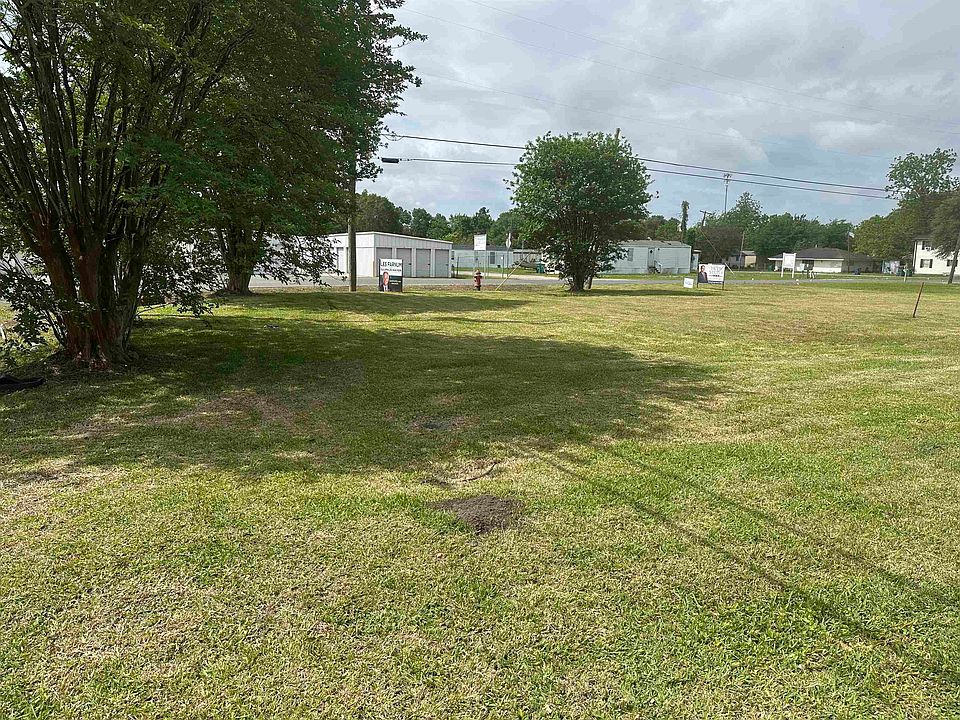 1st image of 301 Pitre St