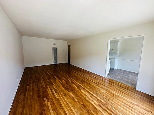 4th image of 4410 W Martin Luther King Jr Blvd #107