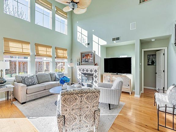5th image of 27 Elmview Way