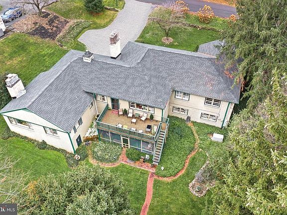 3rd image of 1155 Smallbrook Ln