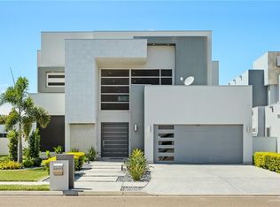 200 S Grovewood Ave, Mission, TX 78572