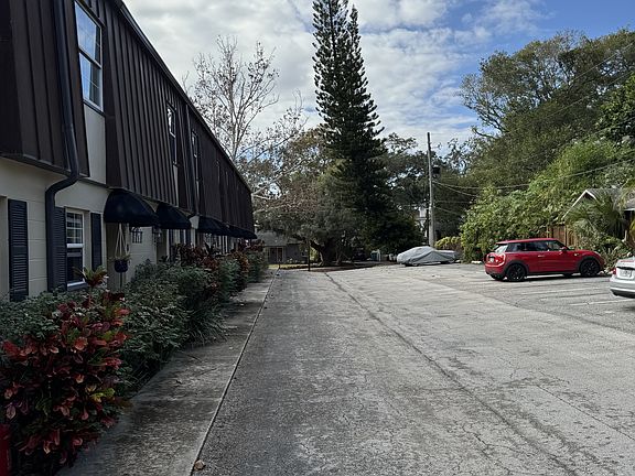2nd image of 621 Cathcart Ave #1-10