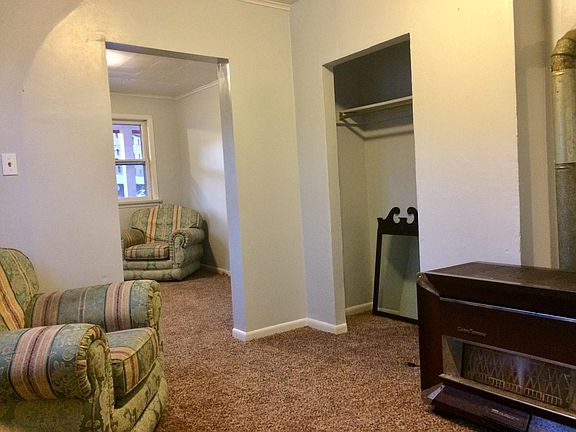 3rd image of 55 Paxton St