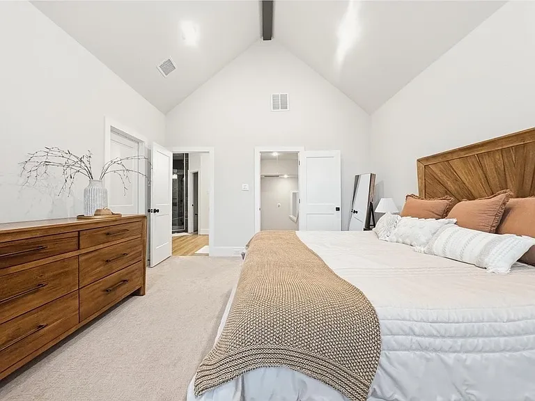 5632 Bertellis Ln — Photo 10