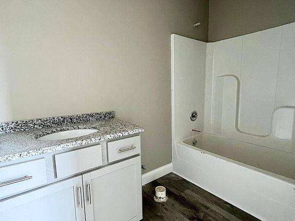 5th image of 2143 Prospect Ln #2211