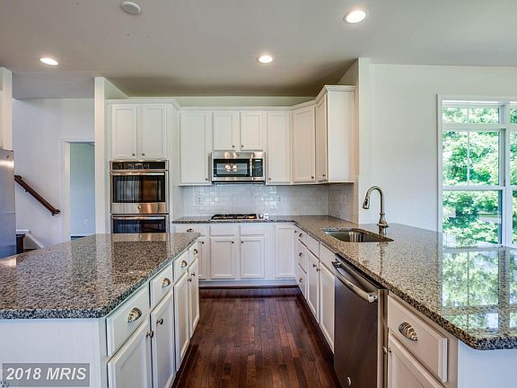 5th image of 228 Brenthem Farm Dr