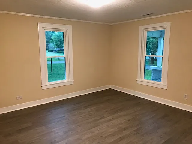 303 Kingwood Ave — Photo 6