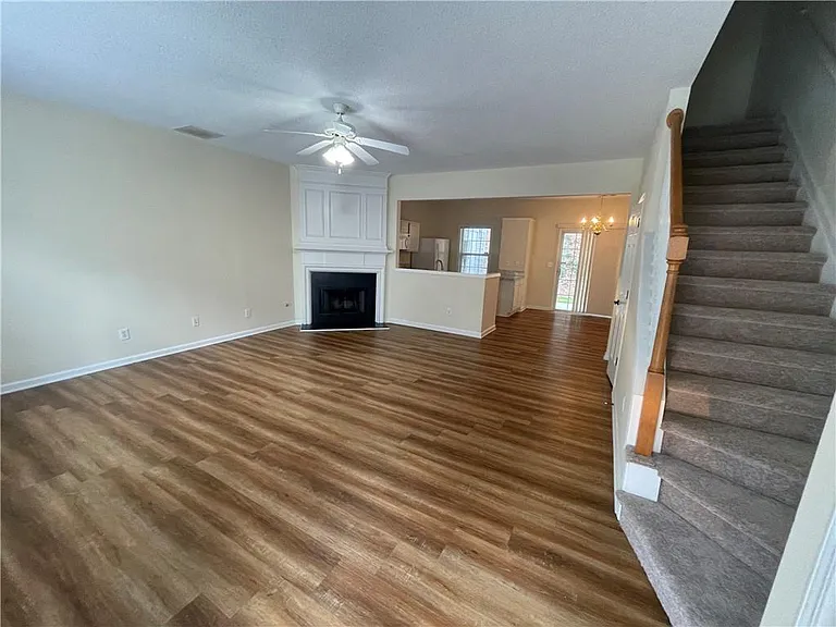 4085 Howell Park Rd — Photo 2
