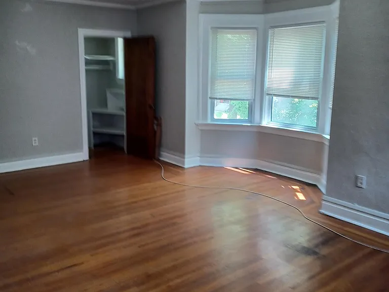 7327 Amherst Ave #B — Photo 4