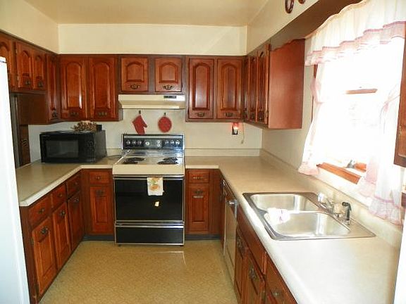 5th image of 2110 N Elephant Hill Dr