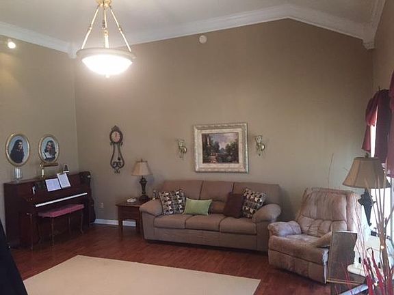 4th image of 106 Idle Dr