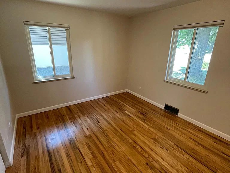 2920 S Madison St — Photo 8