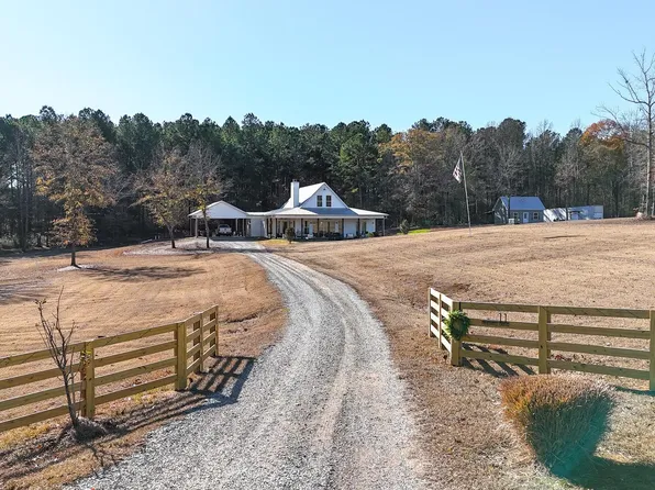 11 Pinewell Dr, Cropwell, AL 35054