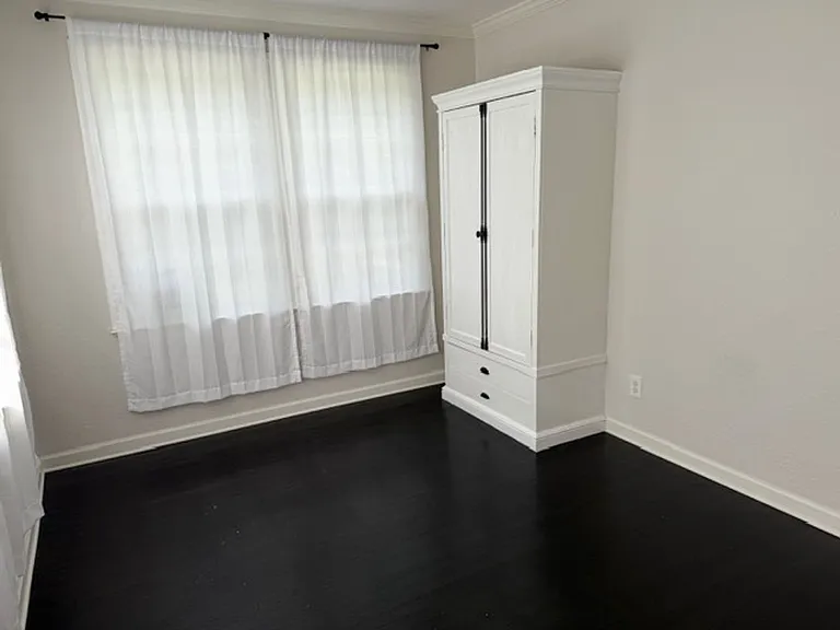 4743 Kerle St — Photo 10