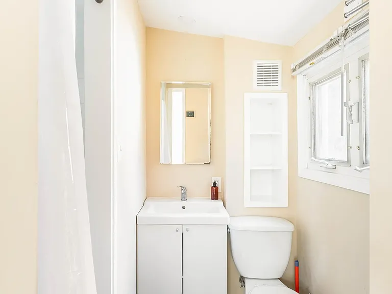 1425 W St NW #TOP — Photo 13
