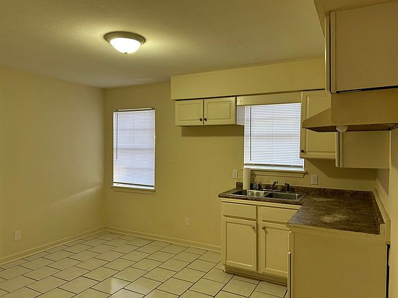 2nd image of 3525 37th Ave
