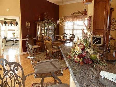 4th image of 35 Brookshire Dr