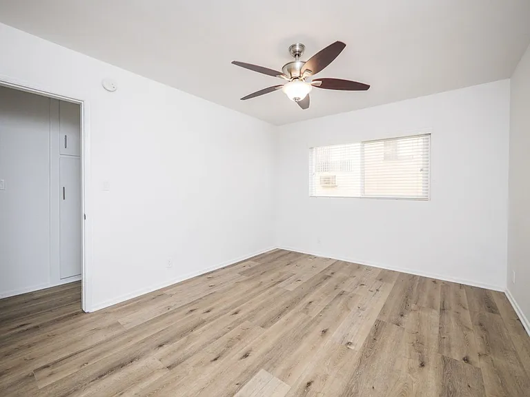 334 S. Hobart Blvd — Photo 47