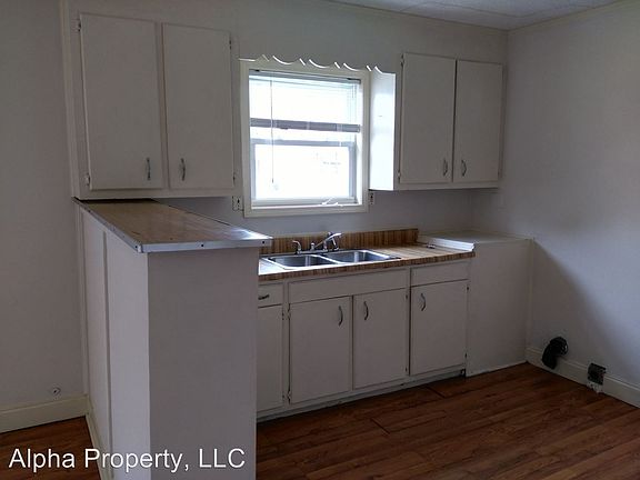 3rd image of 10 Lanford Dr #A