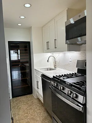 Rented by Manhattan Boutique Real Estate | media 18