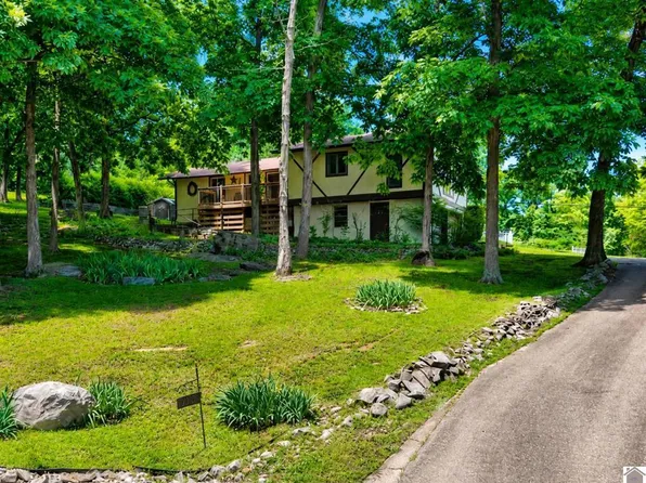 212 Bayview Dr, Eddyville, KY 42038