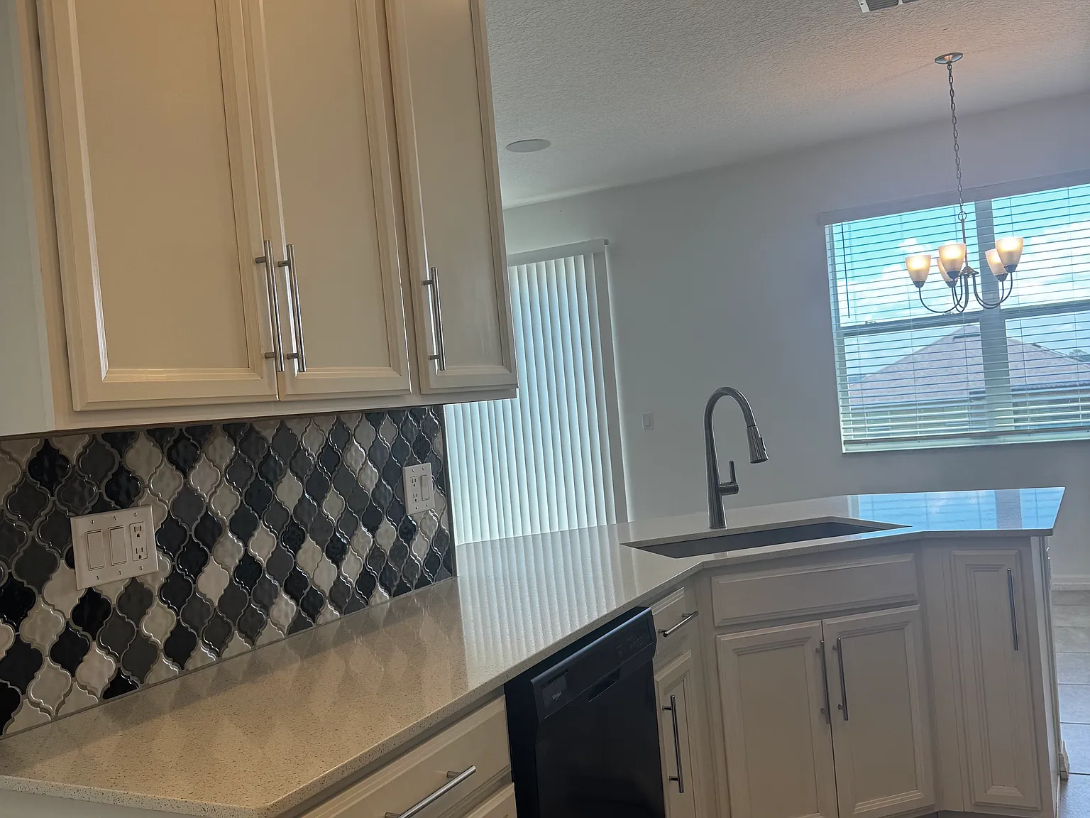3 bed, 1544 sqft, $2,200 — Photo 4