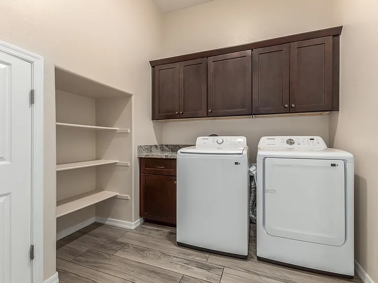 2338 W Sierra Vista Dr — Photo 20