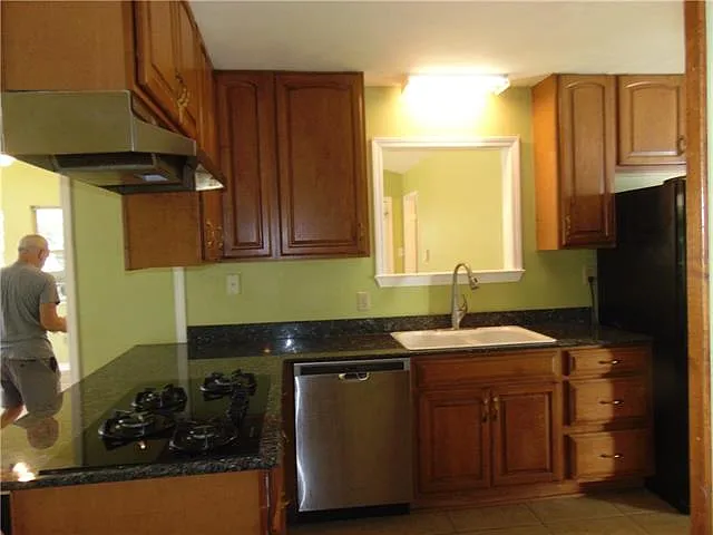 3605 Elgin St — Photo 6