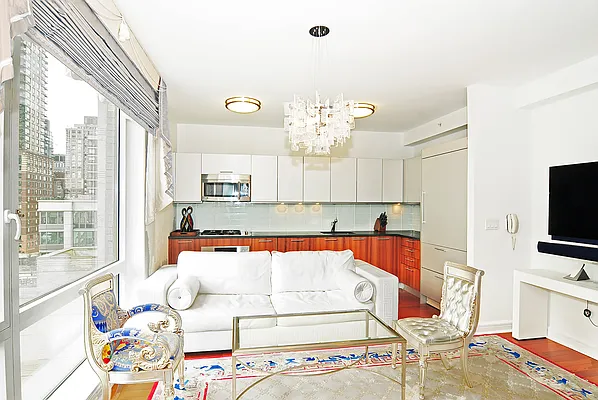 Rented by A & I Broadway | media 15