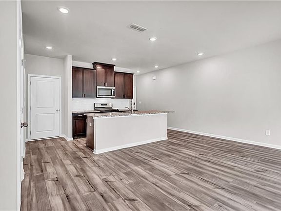 5th image of 1432 Villageside Ct