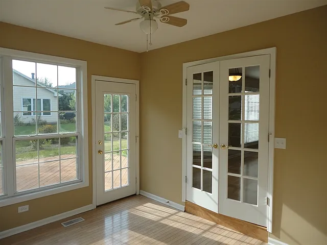 546 Lakeview Dr — Photo 10
