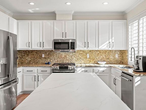 2nd image of 3033 Rancho La Presa