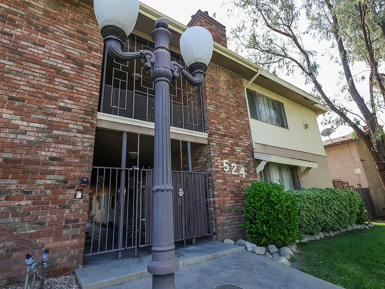 524 Silverwood Ave — Photo 12