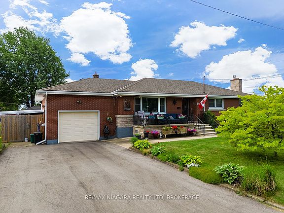 2nd image of 90 John St