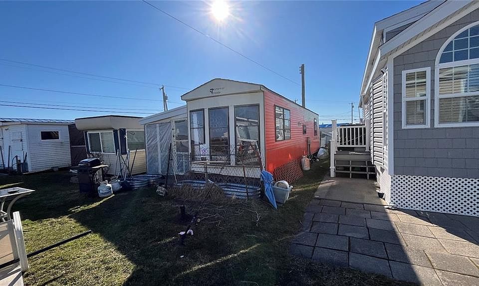 1st image of 836 Matunuck Beach Rd