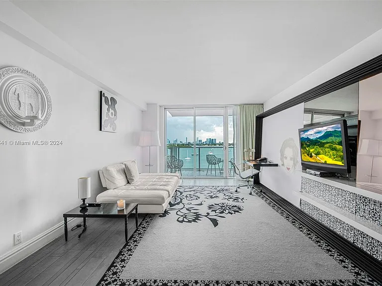 1100 W West Ave #620 — Photo 10