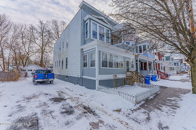 2nd image of 33 Bertha Street
