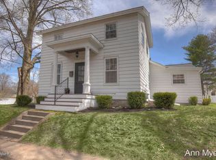 4 S Dayton St, Rockford, MI 49341