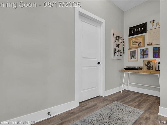 4th image of 599 Alger St
