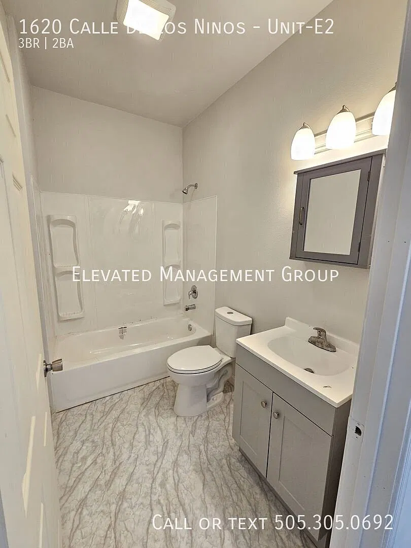 Huge 3 bedroom, Refrigerated Air! — Photo 2
